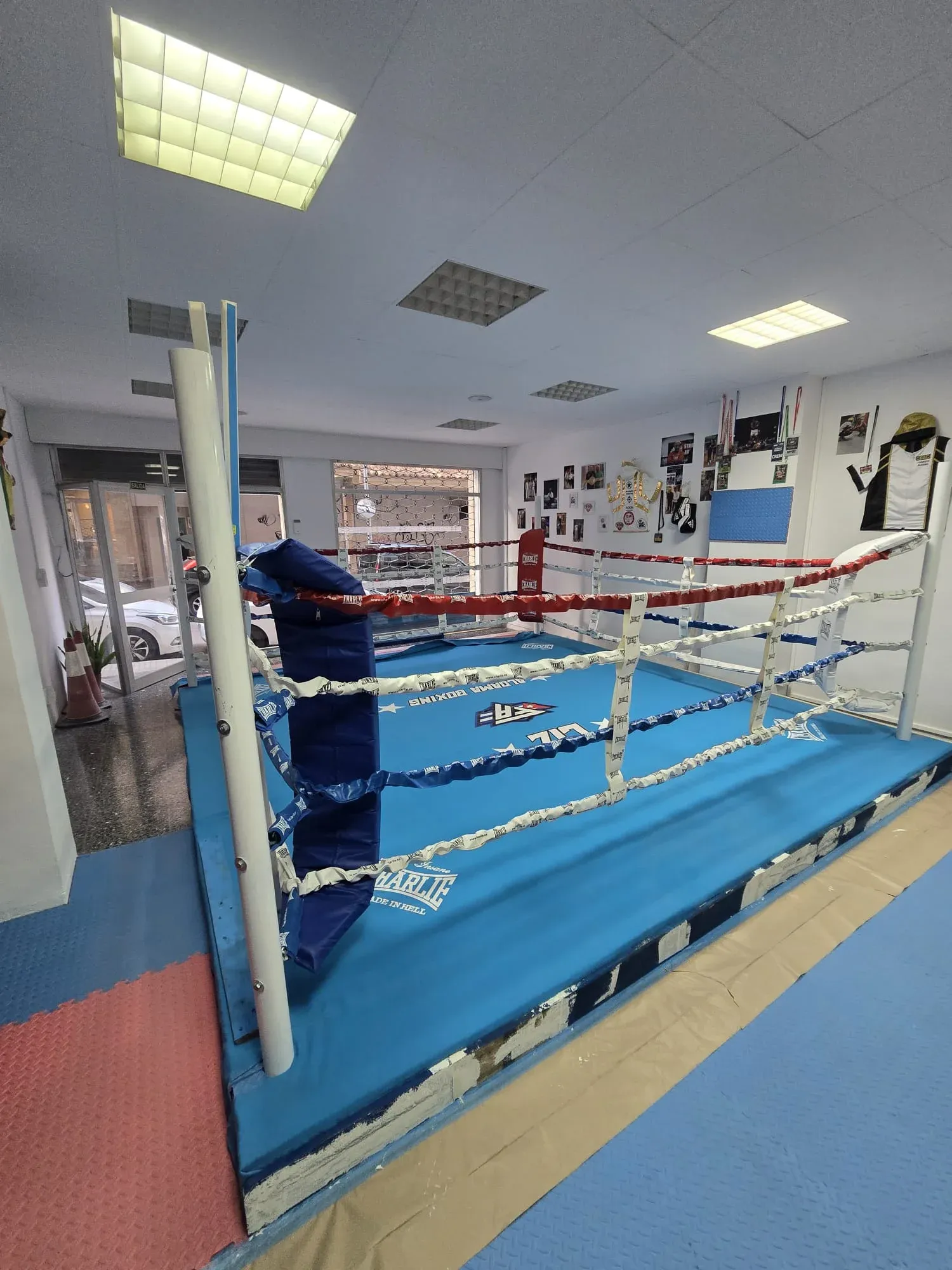 Liz Boxing — instalaciones