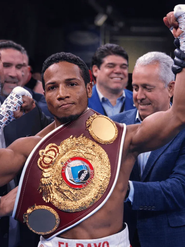 Yenifel Vicente en combate profesional